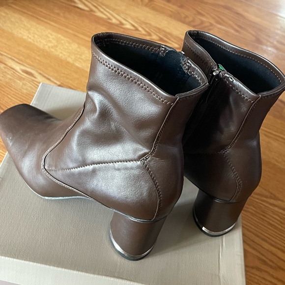 Franco Sarto Pisa Square Toe Bootie - Picture 9 of 13